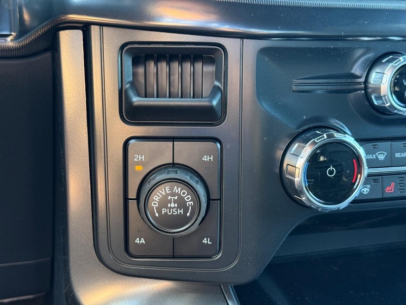 Ford F-150 Vehicle Full-screen Gallery Image 13