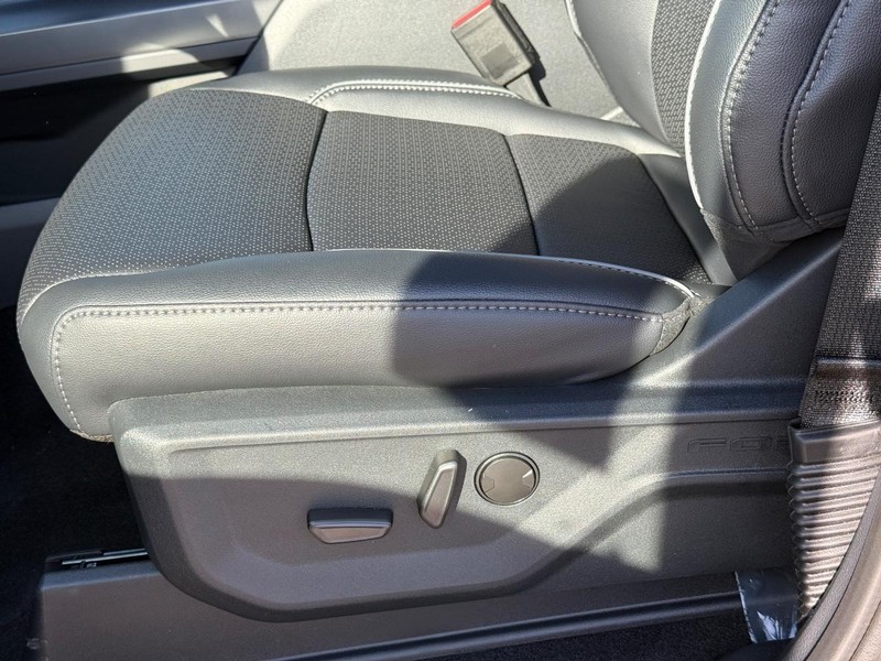 Ford F-150 Vehicle Full-screen Gallery Image 20