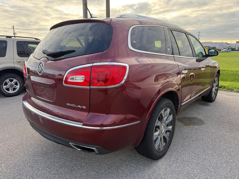 Buick Enclave Vehicle Full-screen Gallery Image 04