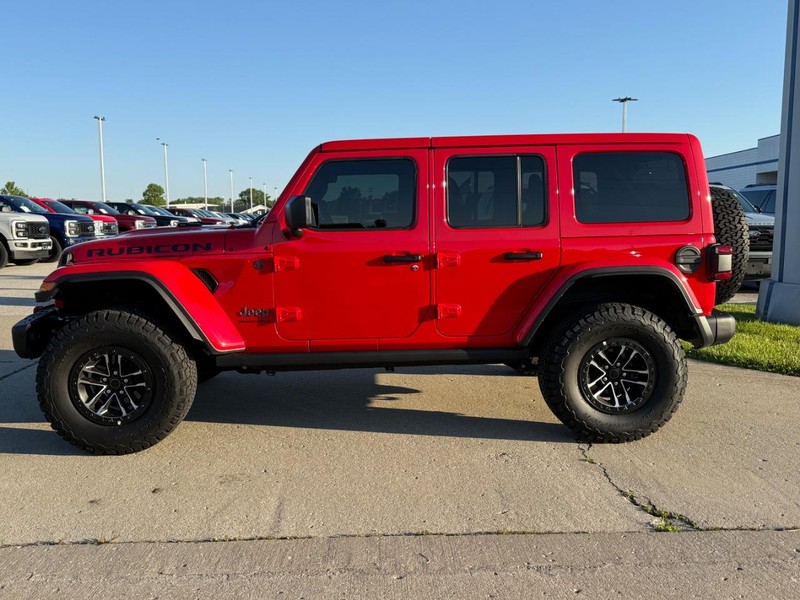 Jeep Wrangler Vehicle Full-screen Gallery Image 2