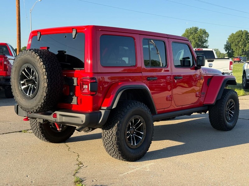 Jeep Wrangler Vehicle Full-screen Gallery Image 5