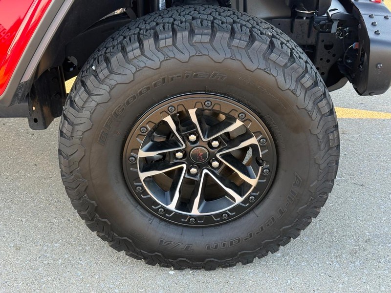 Jeep Wrangler Vehicle Full-screen Gallery Image 8