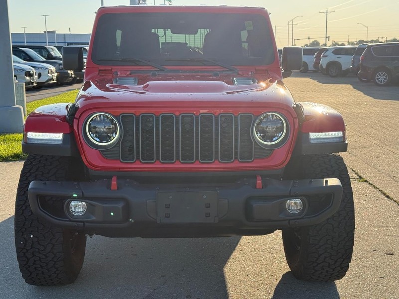Jeep Wrangler Vehicle Full-screen Gallery Image 11