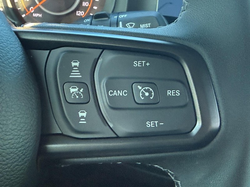 Jeep Wrangler Vehicle Full-screen Gallery Image 17