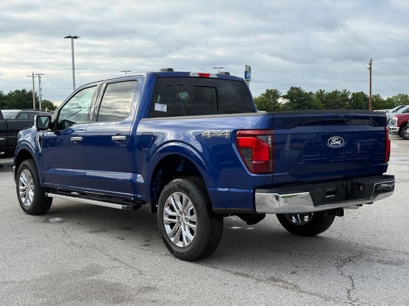 Ford F-150 Vehicle Full-screen Gallery Image 3