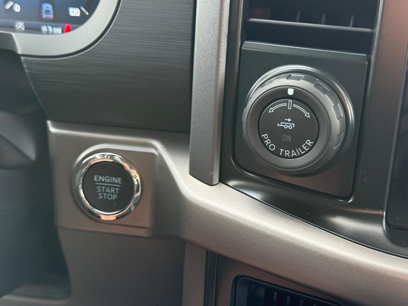 Ford F-150 Vehicle Full-screen Gallery Image 10