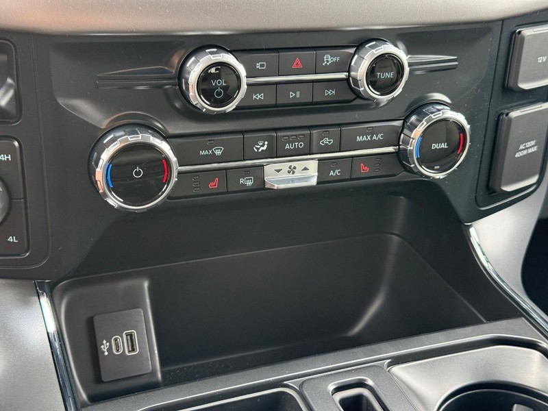 Ford F-150 Vehicle Full-screen Gallery Image 14