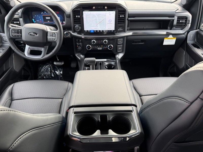 Ford F-150 Vehicle Full-screen Gallery Image 6