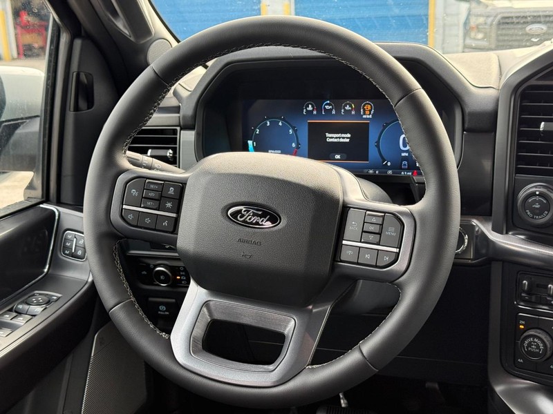 Ford F-150 Vehicle Full-screen Gallery Image 7