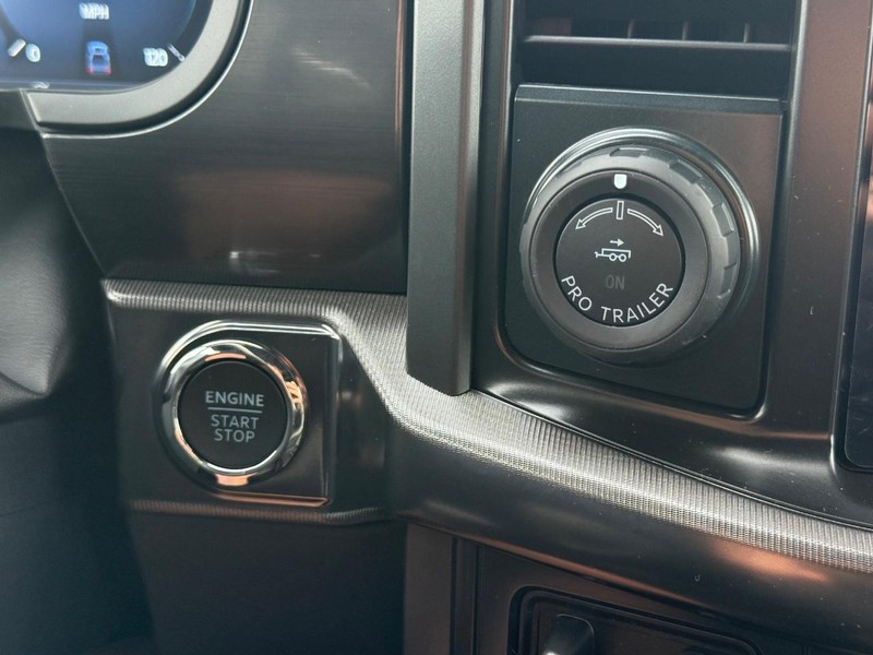 Ford F-150 Vehicle Full-screen Gallery Image 10
