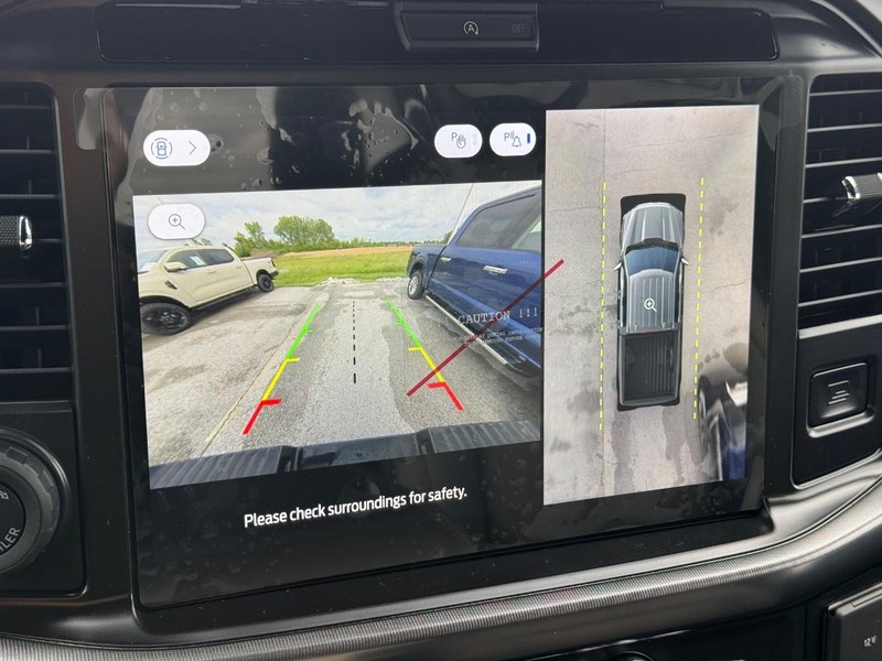 Ford F-150 Vehicle Full-screen Gallery Image 12