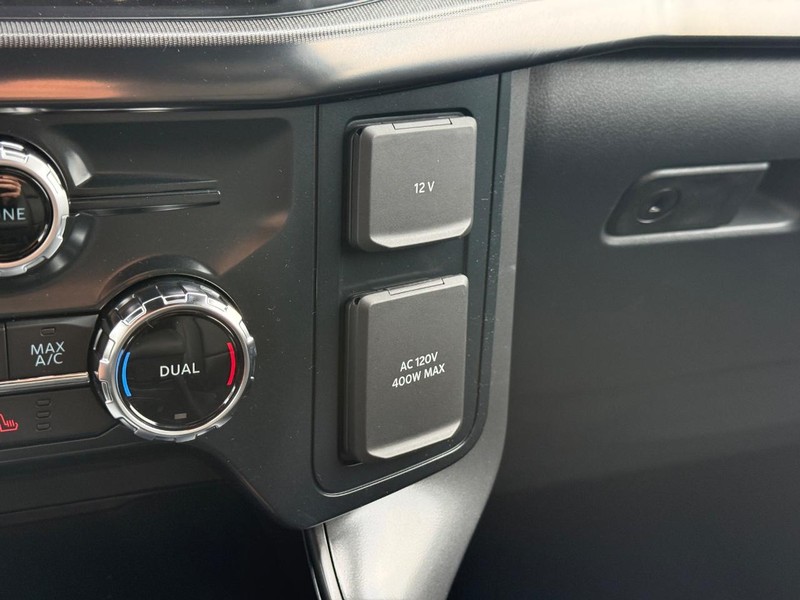 Ford F-150 Vehicle Full-screen Gallery Image 15