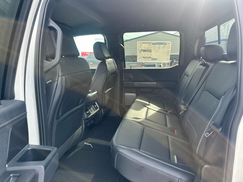 Ford F-150 Vehicle Full-screen Gallery Image 4