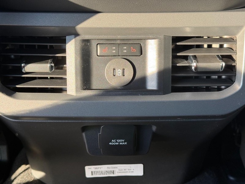 Ford Super Duty F-350 SRW Vehicle Full-screen Gallery Image 6