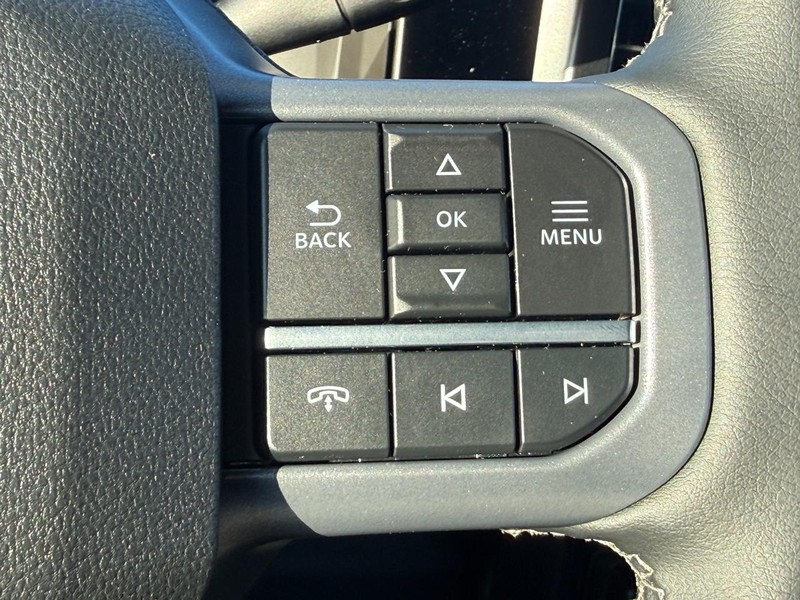 Ford Super Duty F-350 SRW Vehicle Full-screen Gallery Image 10