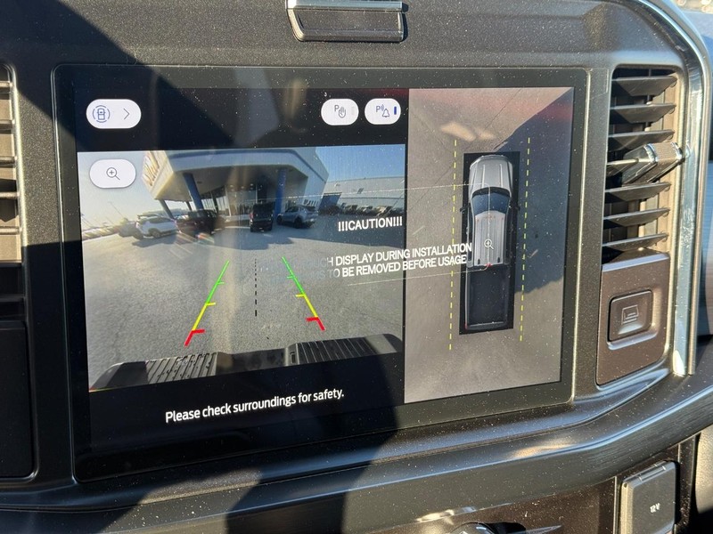 Ford Super Duty F-350 SRW Vehicle Full-screen Gallery Image 13