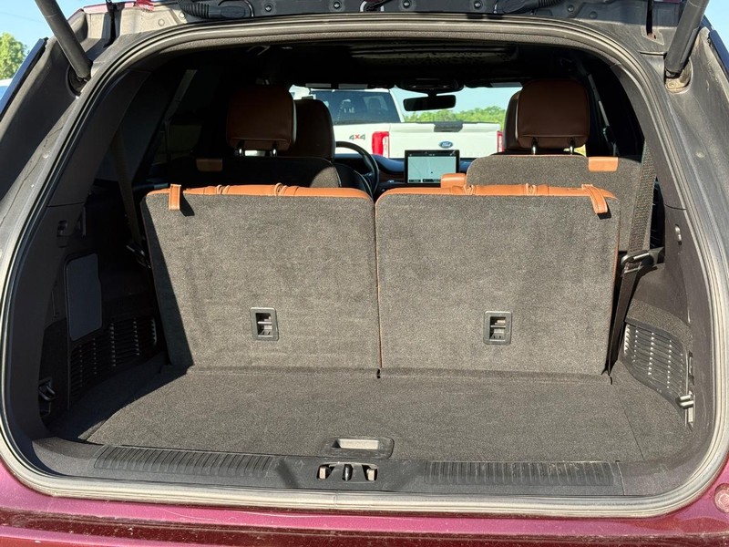 Lincoln Aviator Vehicle Full-screen Gallery Image 6
