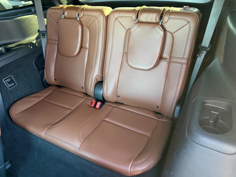 Lincoln Aviator Vehicle Full-screen Gallery Image 10