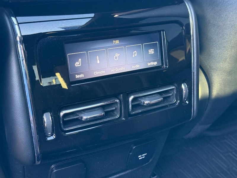 Lincoln Aviator Vehicle Full-screen Gallery Image 13