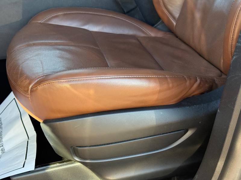 Lincoln Aviator Vehicle Full-screen Gallery Image 30