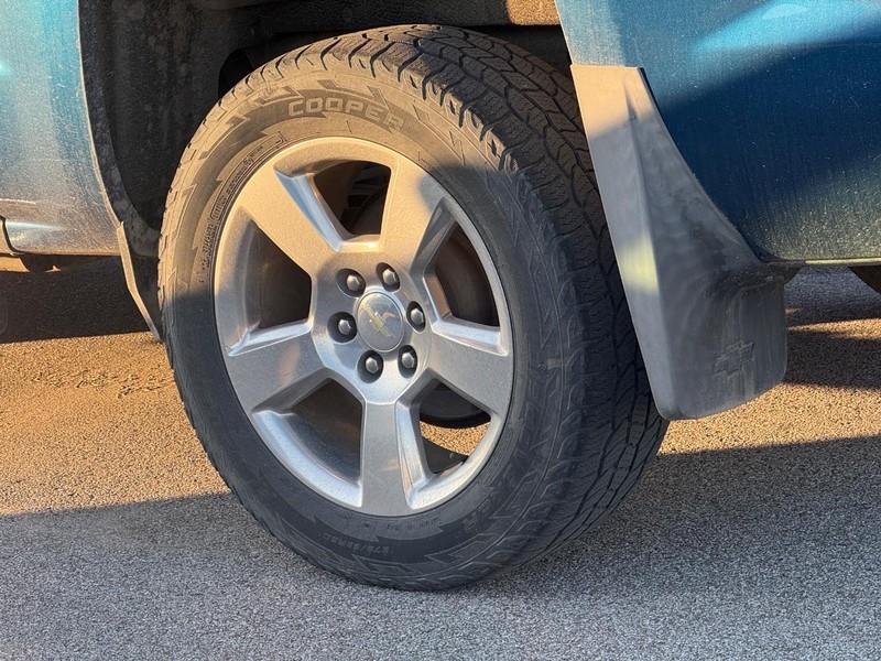 Chevrolet Silverado 1500 Vehicle Full-screen Gallery Image 3
