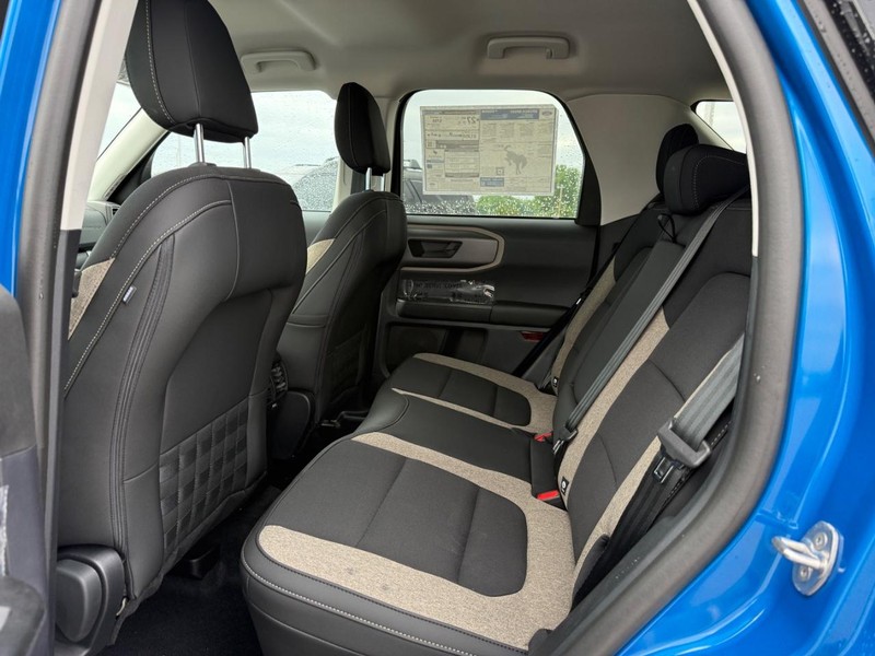 Ford Bronco Sport Vehicle Full-screen Gallery Image 5