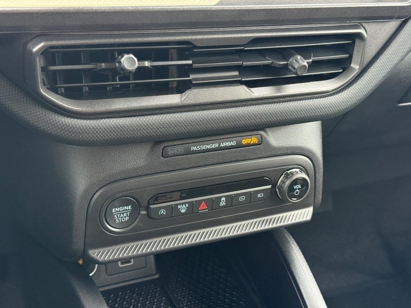Ford Bronco Sport Vehicle Full-screen Gallery Image 12