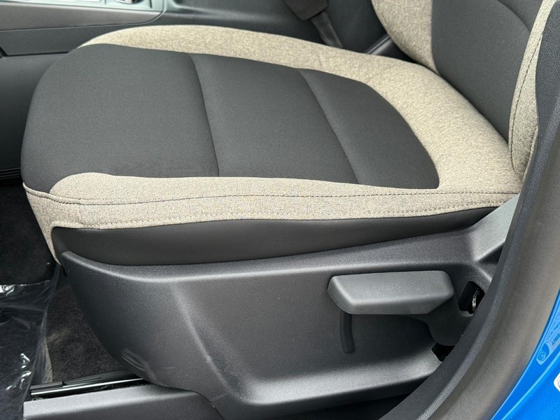 Ford Bronco Sport Vehicle Full-screen Gallery Image 16