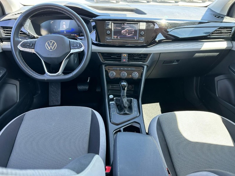 Volkswagen Taos Vehicle Full-screen Gallery Image 11
