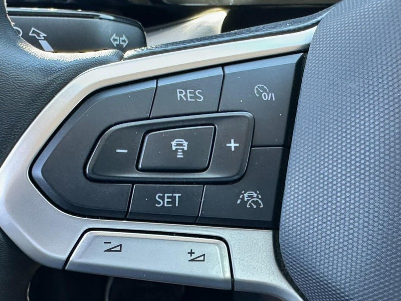 Volkswagen Taos Vehicle Full-screen Gallery Image 18
