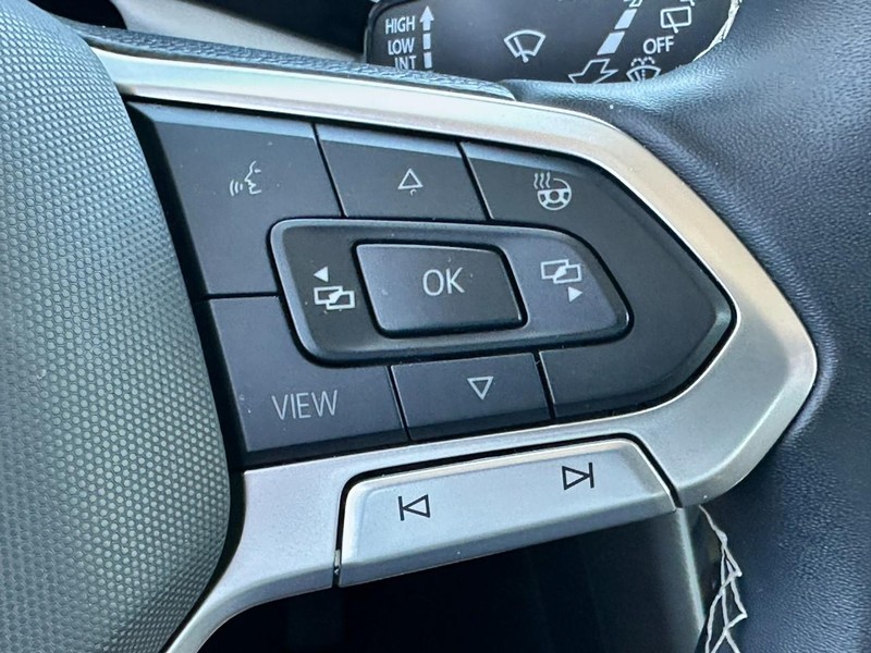 Volkswagen Taos Vehicle Full-screen Gallery Image 19