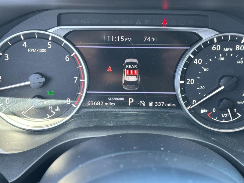Nissan Rogue Vehicle Full-screen Gallery Image 20