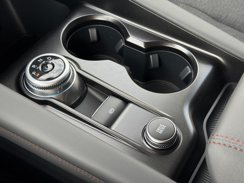 Ford Explorer Vehicle Full-screen Gallery Image 14