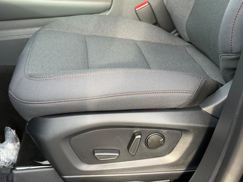 Ford Explorer Vehicle Full-screen Gallery Image 17