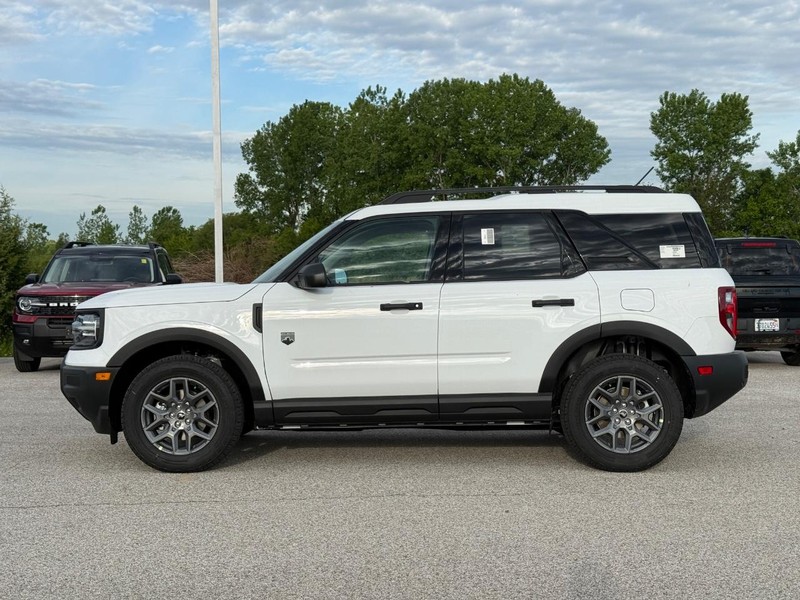 Ford Bronco Sport Vehicle Full-screen Gallery Image 2