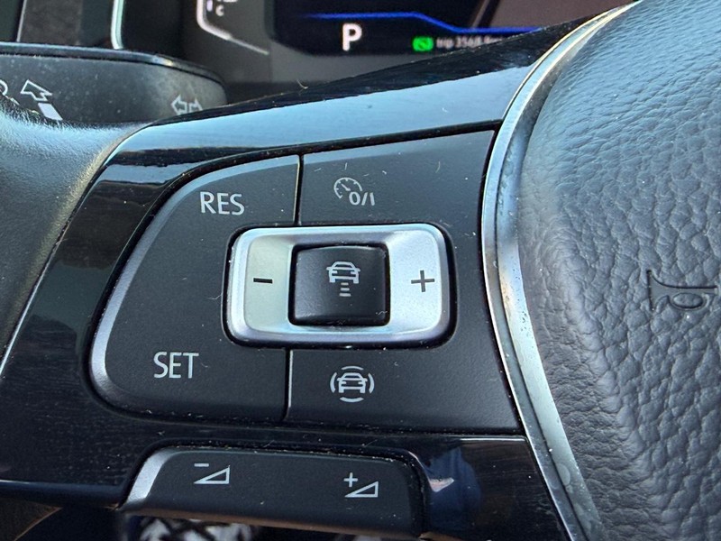 Volkswagen Jetta Vehicle Full-screen Gallery Image 18