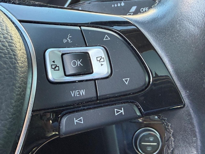 Volkswagen Jetta Vehicle Full-screen Gallery Image 19