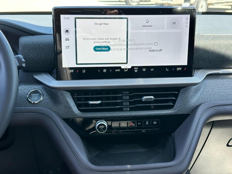 Ford Explorer Vehicle Full-screen Gallery Image 9