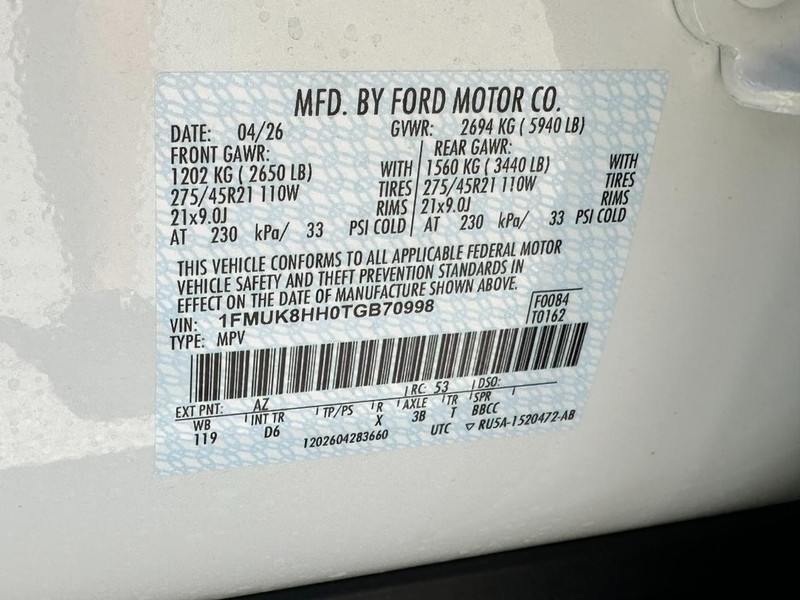 Ford Explorer Vehicle Full-screen Gallery Image 17