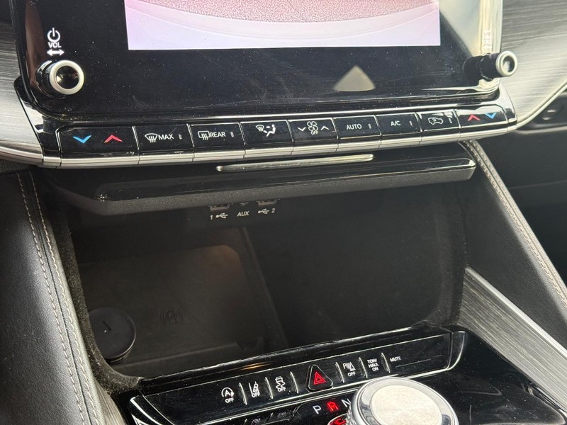 Jeep Wagoneer L Vehicle Full-screen Gallery Image 20