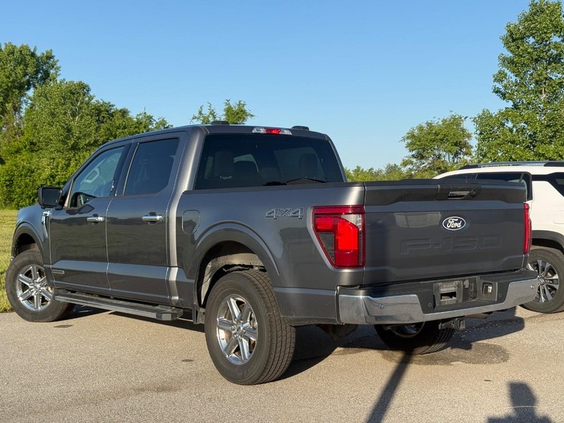 Ford F-150 Vehicle Full-screen Gallery Image 3