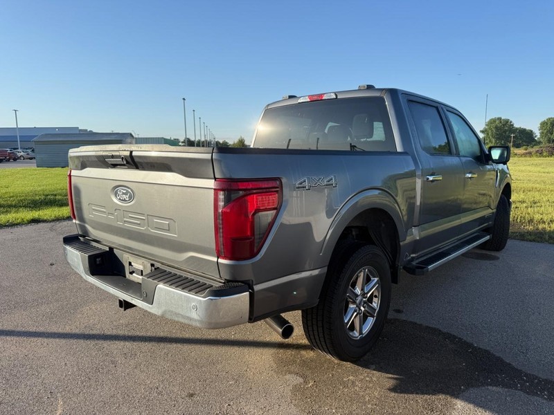 Ford F-150 Vehicle Full-screen Gallery Image 4