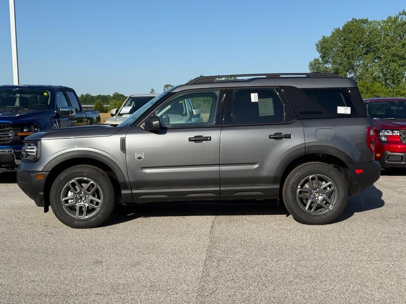 Ford Bronco Sport Vehicle Full-screen Gallery Image 2