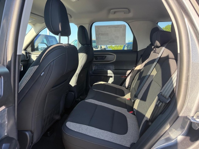 Ford Bronco Sport Vehicle Full-screen Gallery Image 5
