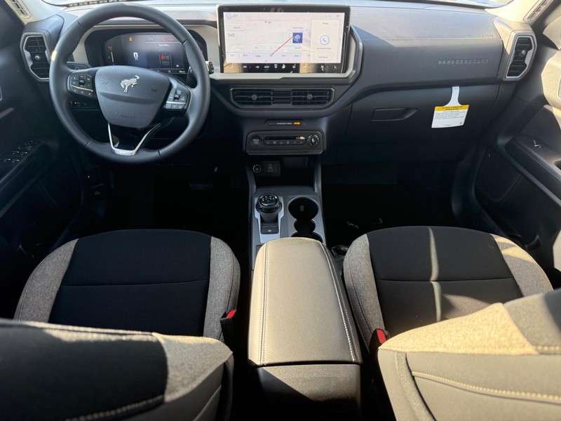 Ford Bronco Sport Vehicle Full-screen Gallery Image 6