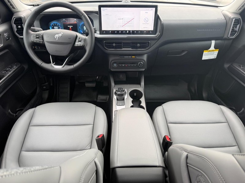 Ford Bronco Sport Vehicle Full-screen Gallery Image 7
