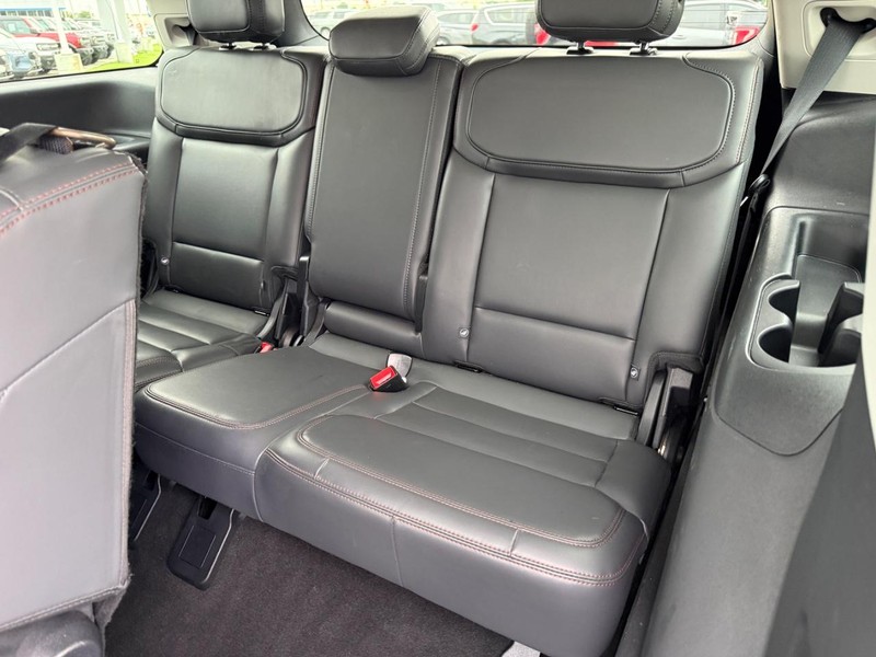 Ford Expedition Vehicle Full-screen Gallery Image 9