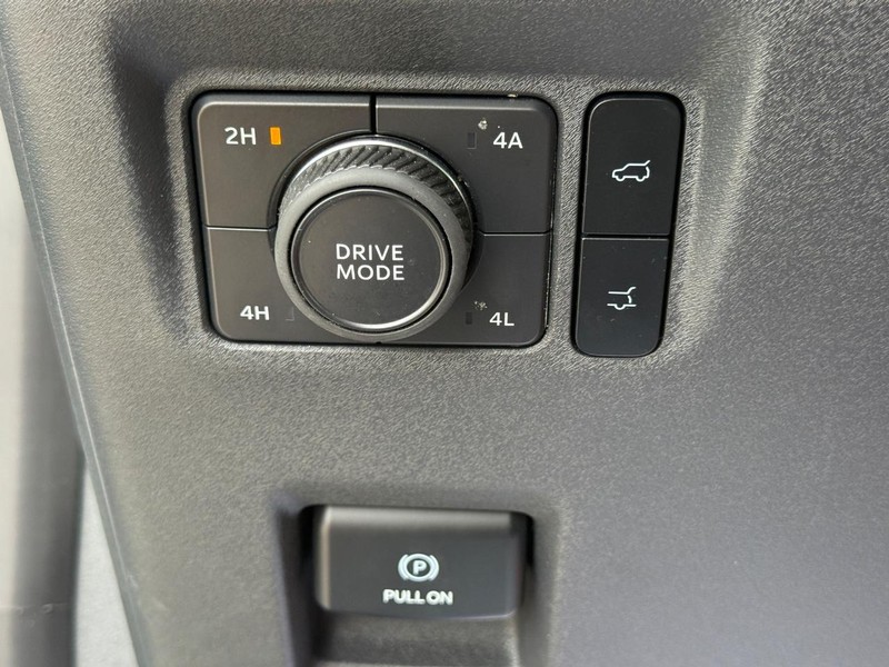 Ford Expedition Vehicle Full-screen Gallery Image 24