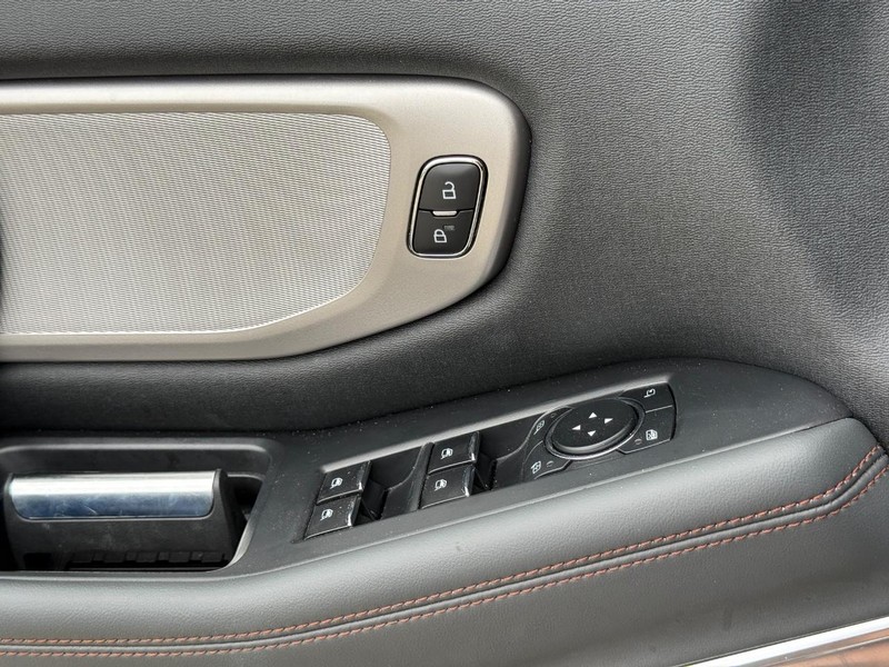 Ford Expedition Vehicle Full-screen Gallery Image 25