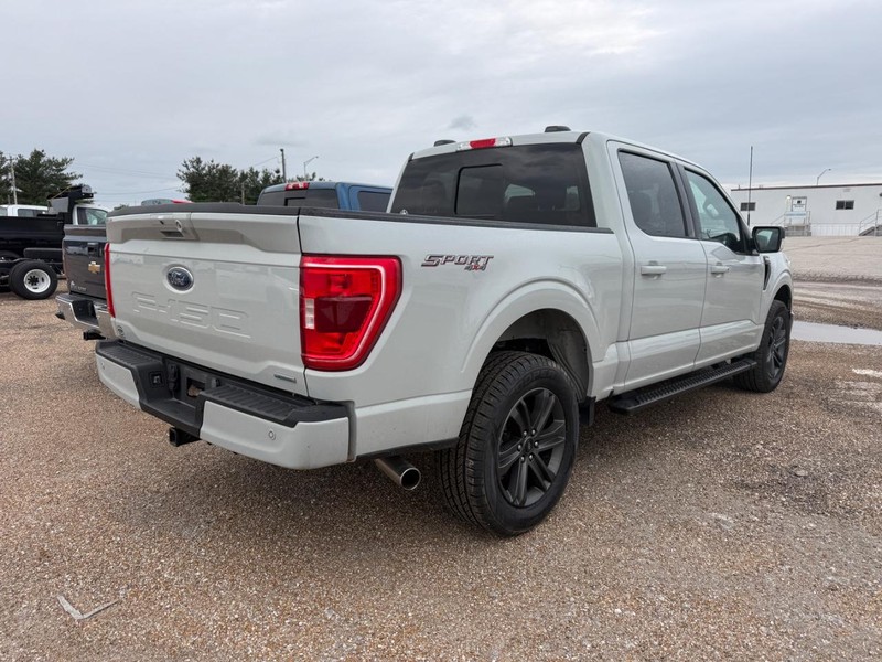 Ford F-150 Vehicle Full-screen Gallery Image 4